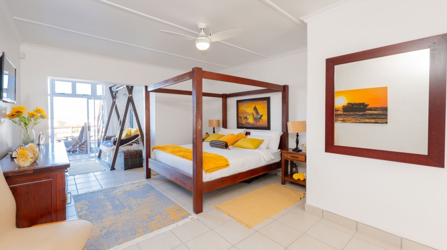 6 Bedroom Property for Sale in Struisbaai Western Cape